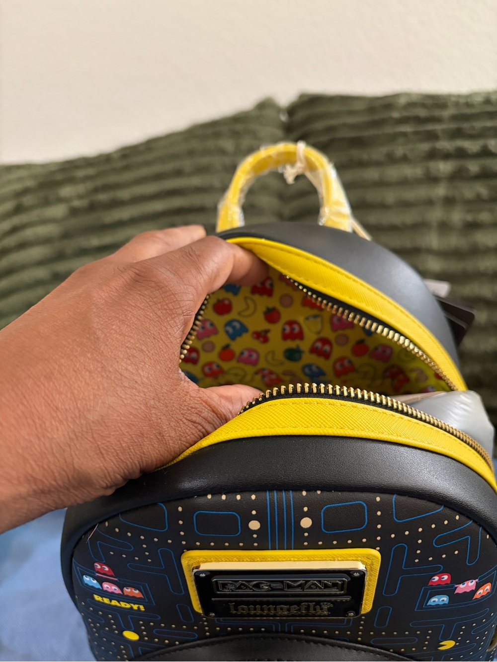 Loungefly Pac-Man Mini Backpack - Black & Metallic Yellow - Picture 6 of 7